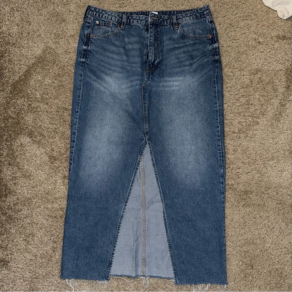 BDG Women’s Denim Skirt-Style Jeans in Faded Blue